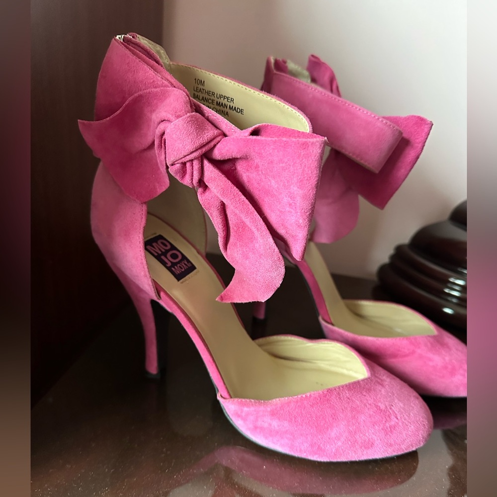 Mojo Moxy Bow pumps